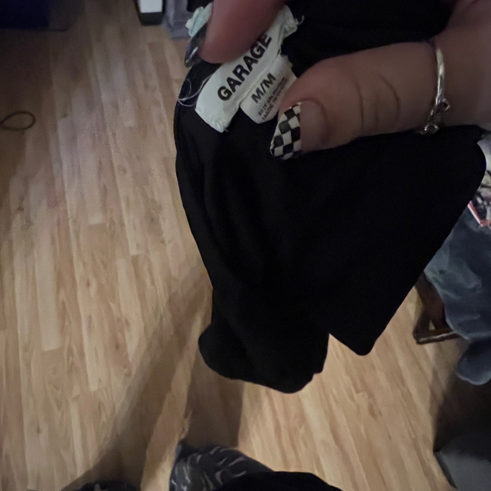 Black Cropped Tank - Picture 2 of 2
